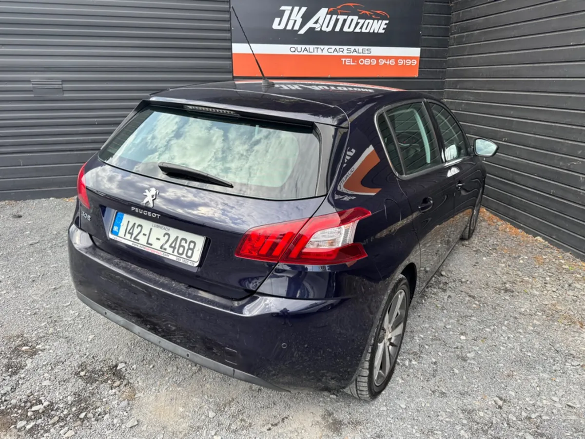 Peugeot 308 Hatchback, Petrol, 2014, Blue
