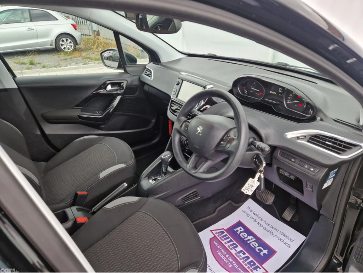 Peugeot 208 Hatchback, Petrol, 2017, Black