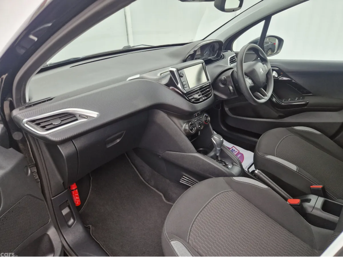 Peugeot 208 Hatchback, Petrol, 2017, Black