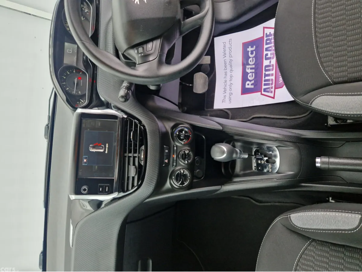 Peugeot 208 Hatchback, Petrol, 2017, Black