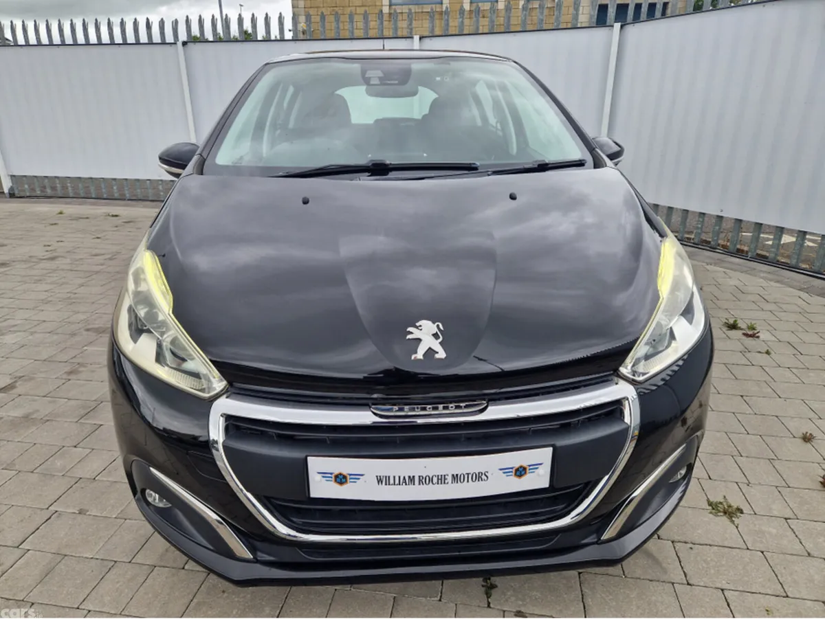 Peugeot 208 Hatchback, Petrol, 2017, Black