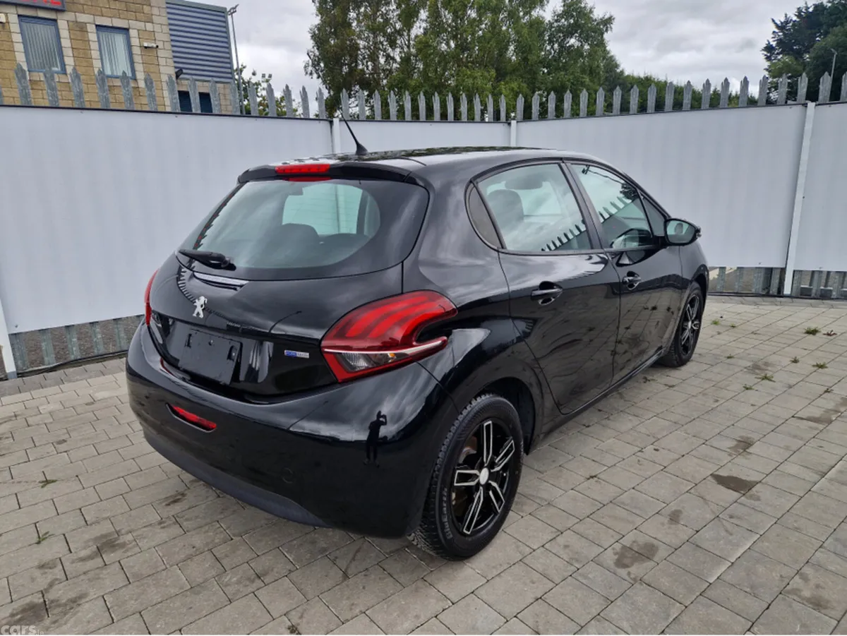 Peugeot 208 Hatchback, Petrol, 2017, Black