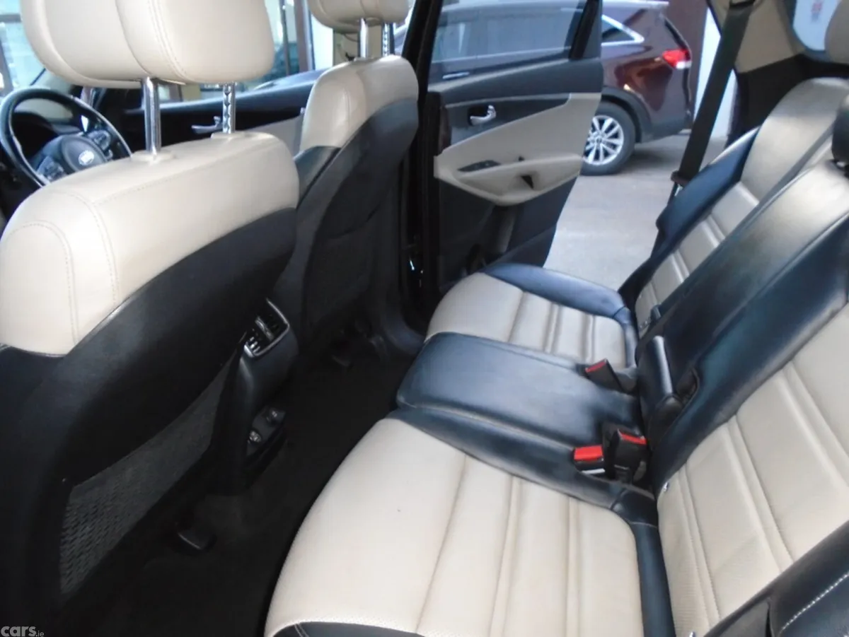 Kia Sorento SUV, Diesel, 2016, Black