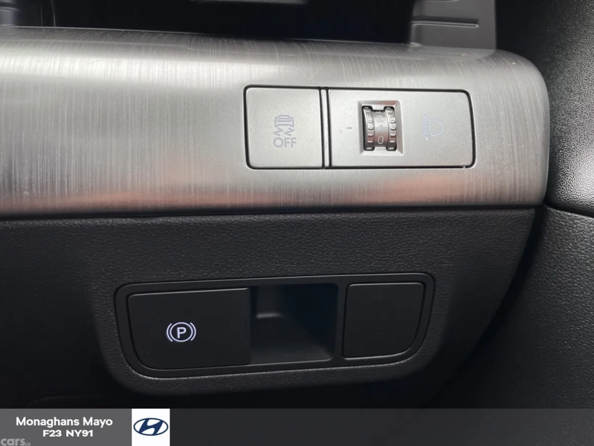 Hyundai KONA MPV, Electric, 2025, White