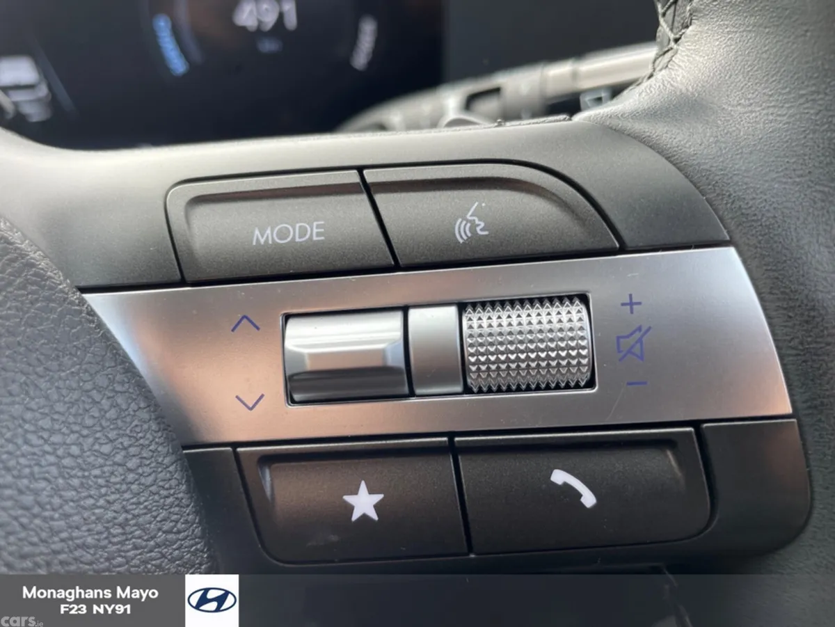 Hyundai KONA MPV, Electric, 2025, White
