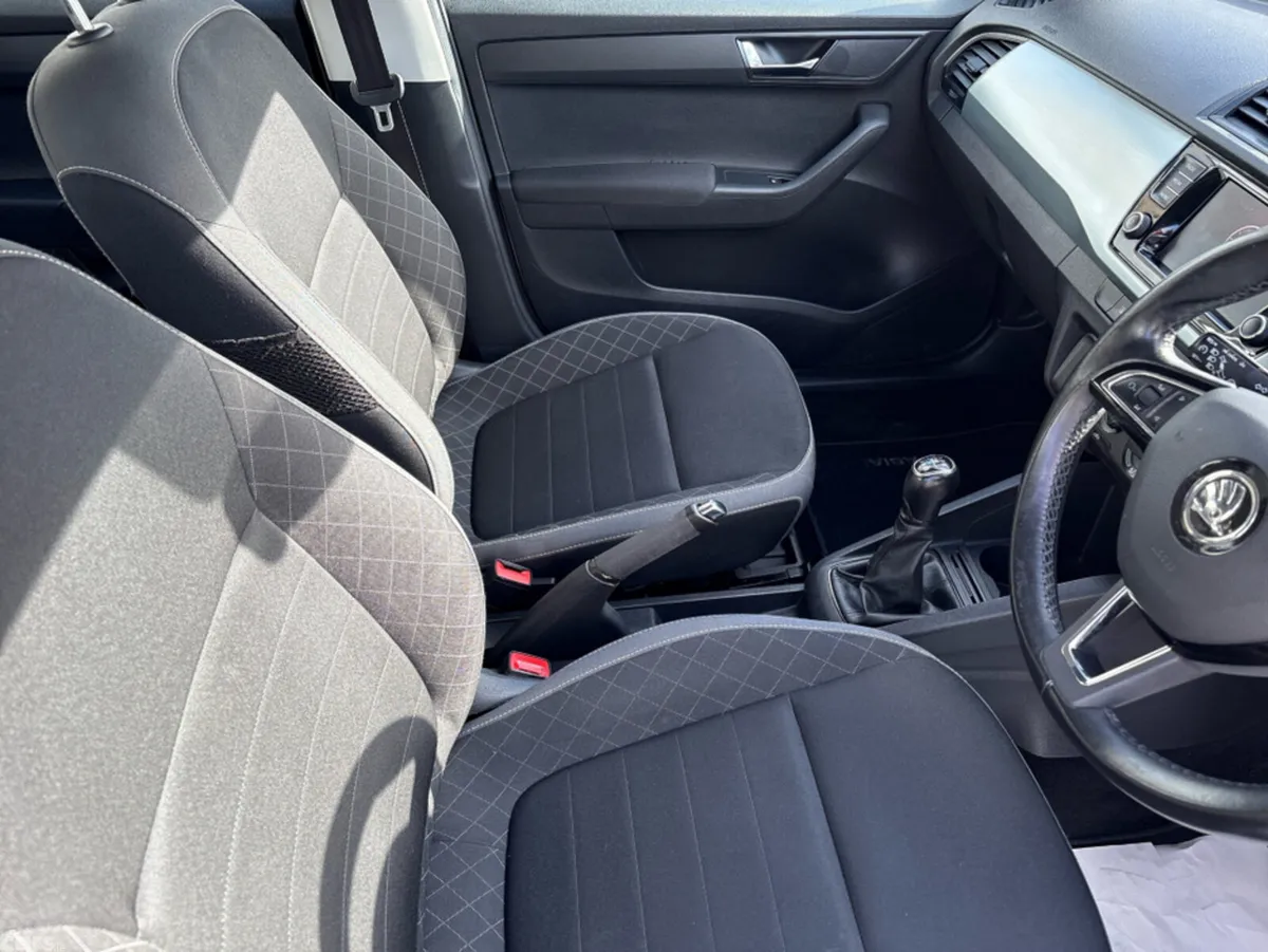Skoda Fabia Estate, Petrol, 2019, Grey