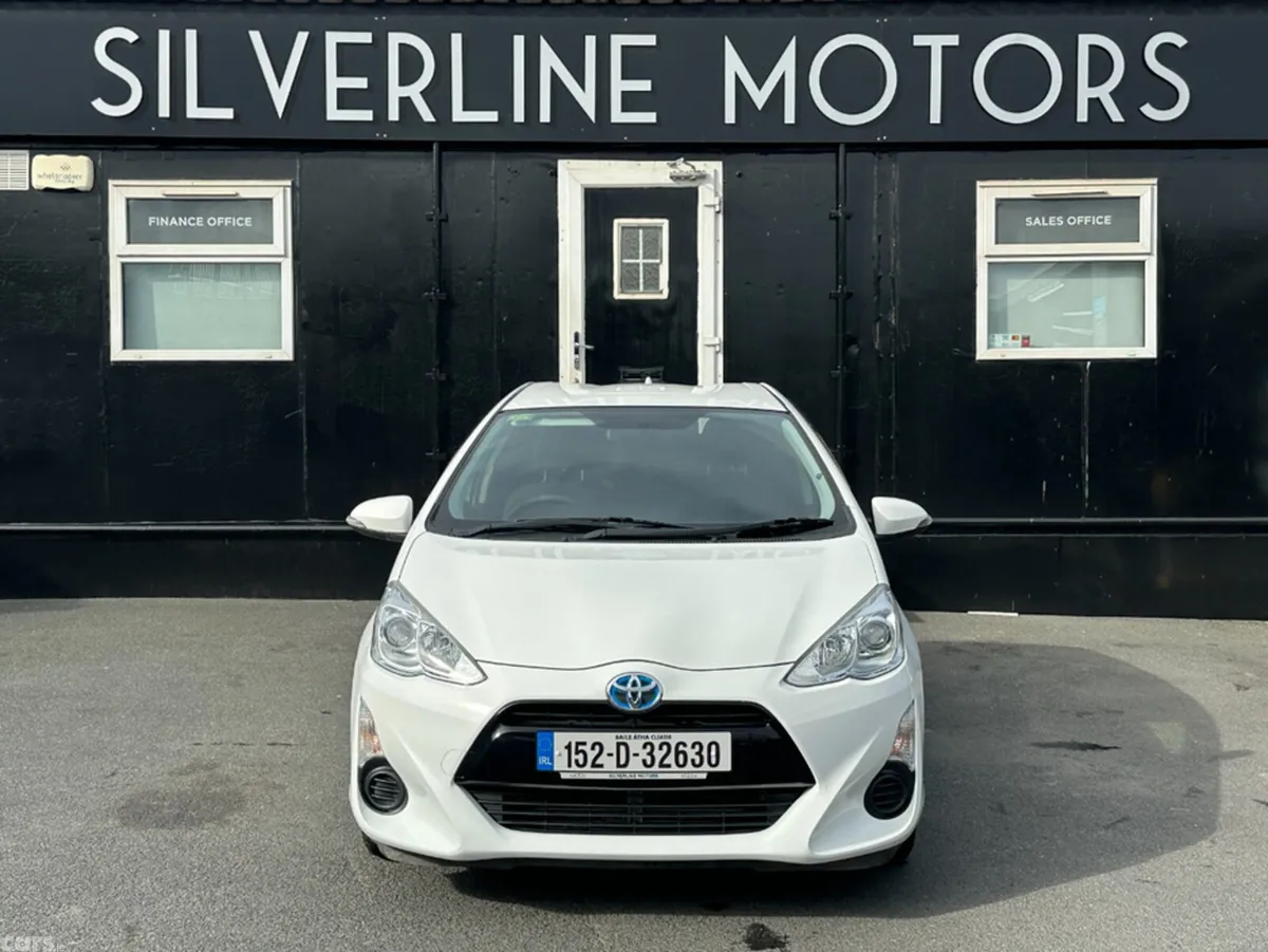 Toyota Aqua Hatchback, Petrol Hybrid, 2015, White