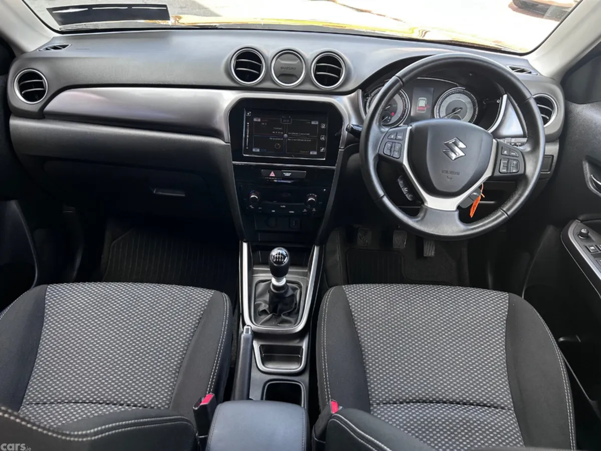 Suzuki Vitara SUV, Petrol, 2024, Gold