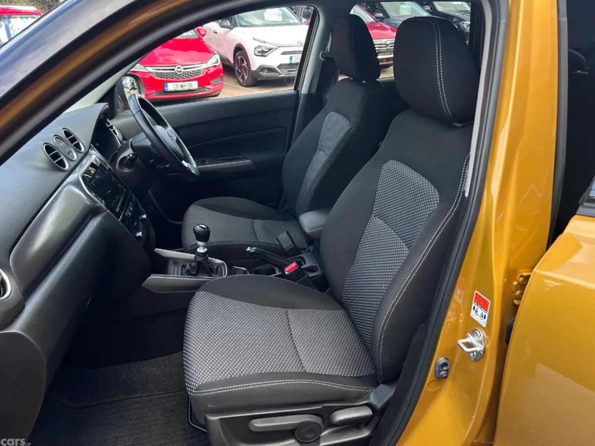 Suzuki Vitara SUV, Petrol, 2024, Gold
