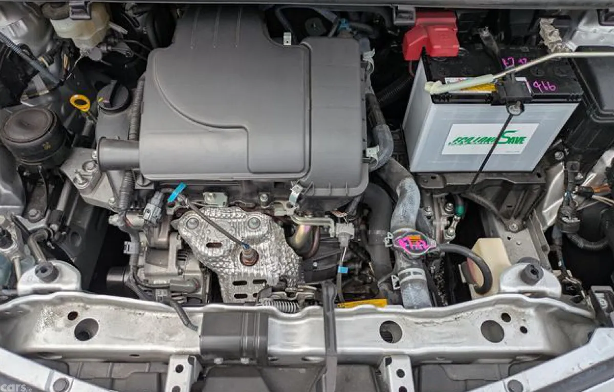 Toyota Vitz Hatchback, Petrol, 2013, Silver