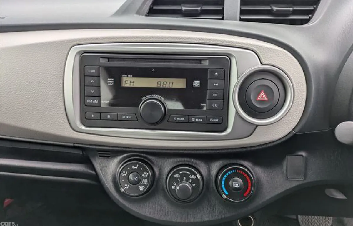 Toyota Vitz Hatchback, Petrol, 2013, Silver
