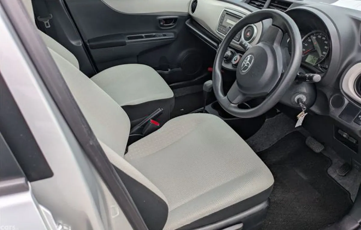 Toyota Vitz Hatchback, Petrol, 2013, Silver