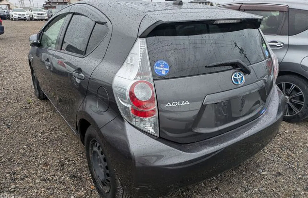 Toyota Aqua Hatchback, Petrol Hybrid, 2013, Grey