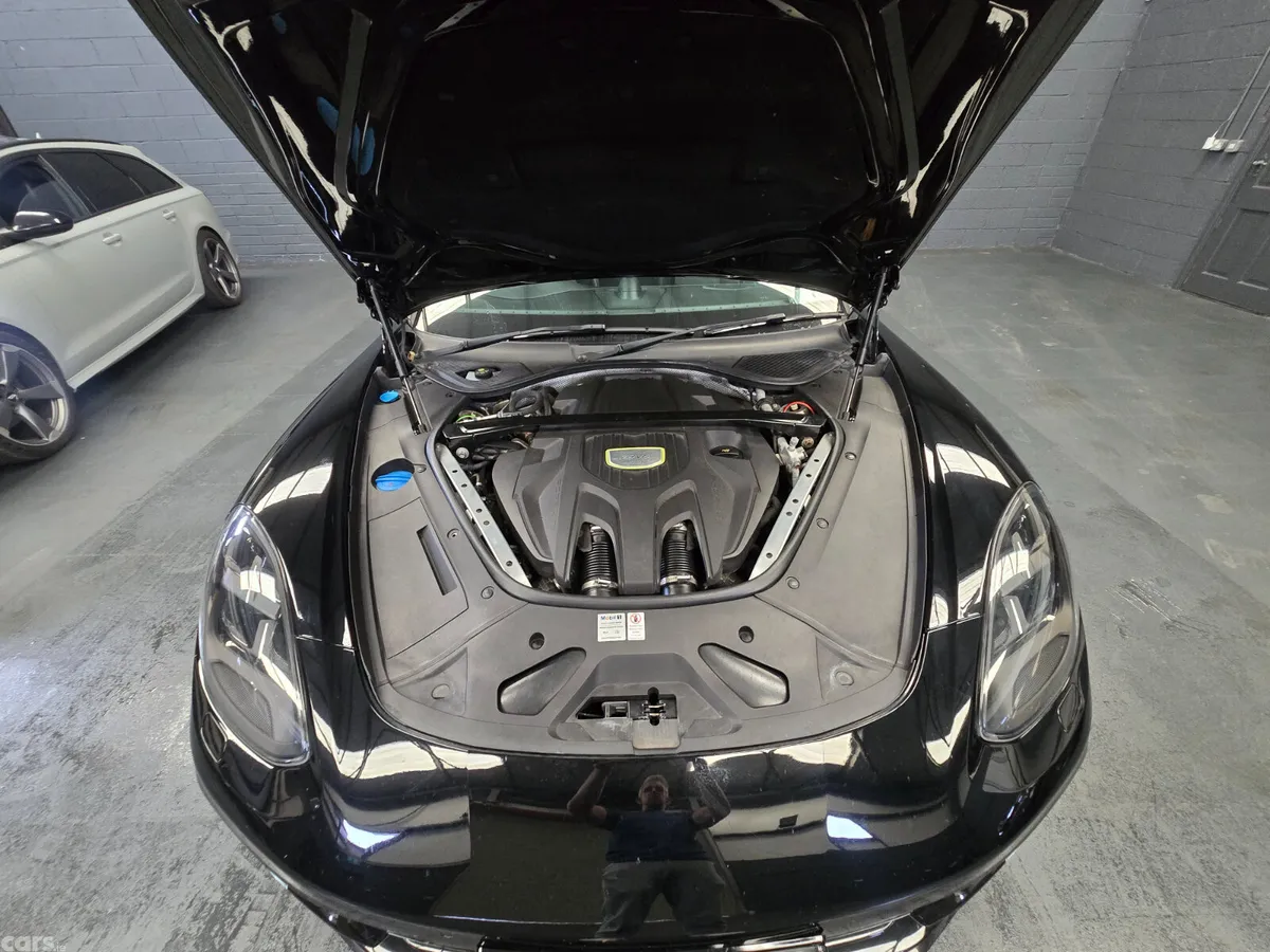 Porsche Panamera Estate, Petrol Plug-in Hybrid, 2018, Black