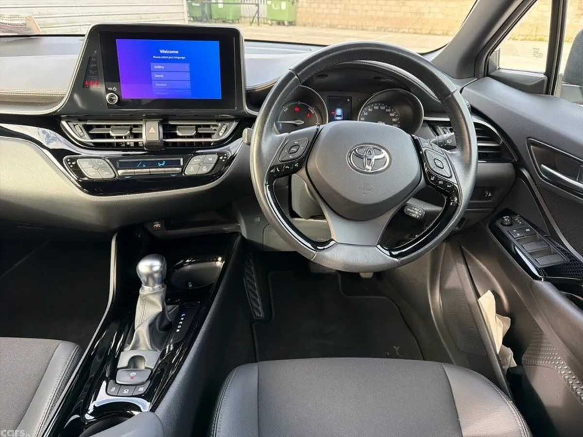 Toyota C-HR SUV, Petrol Hybrid, 2023, Grey