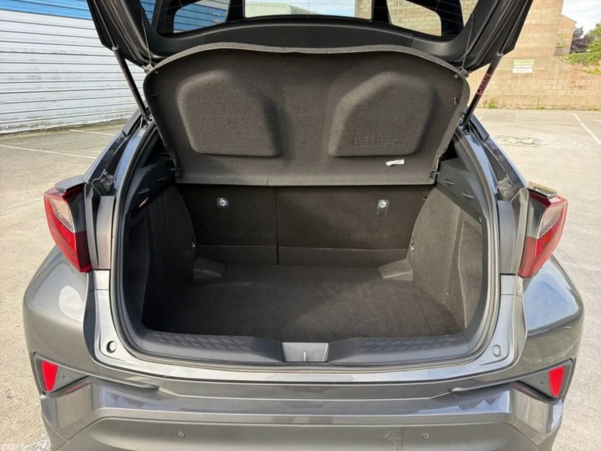 Toyota C-HR SUV, Petrol Hybrid, 2023, Grey
