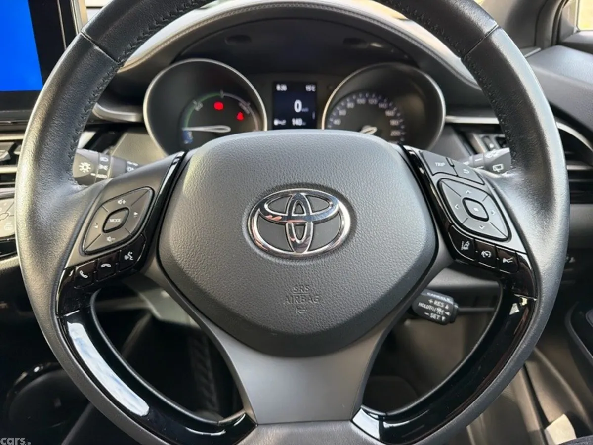 Toyota C-HR SUV, Petrol Hybrid, 2023, Grey