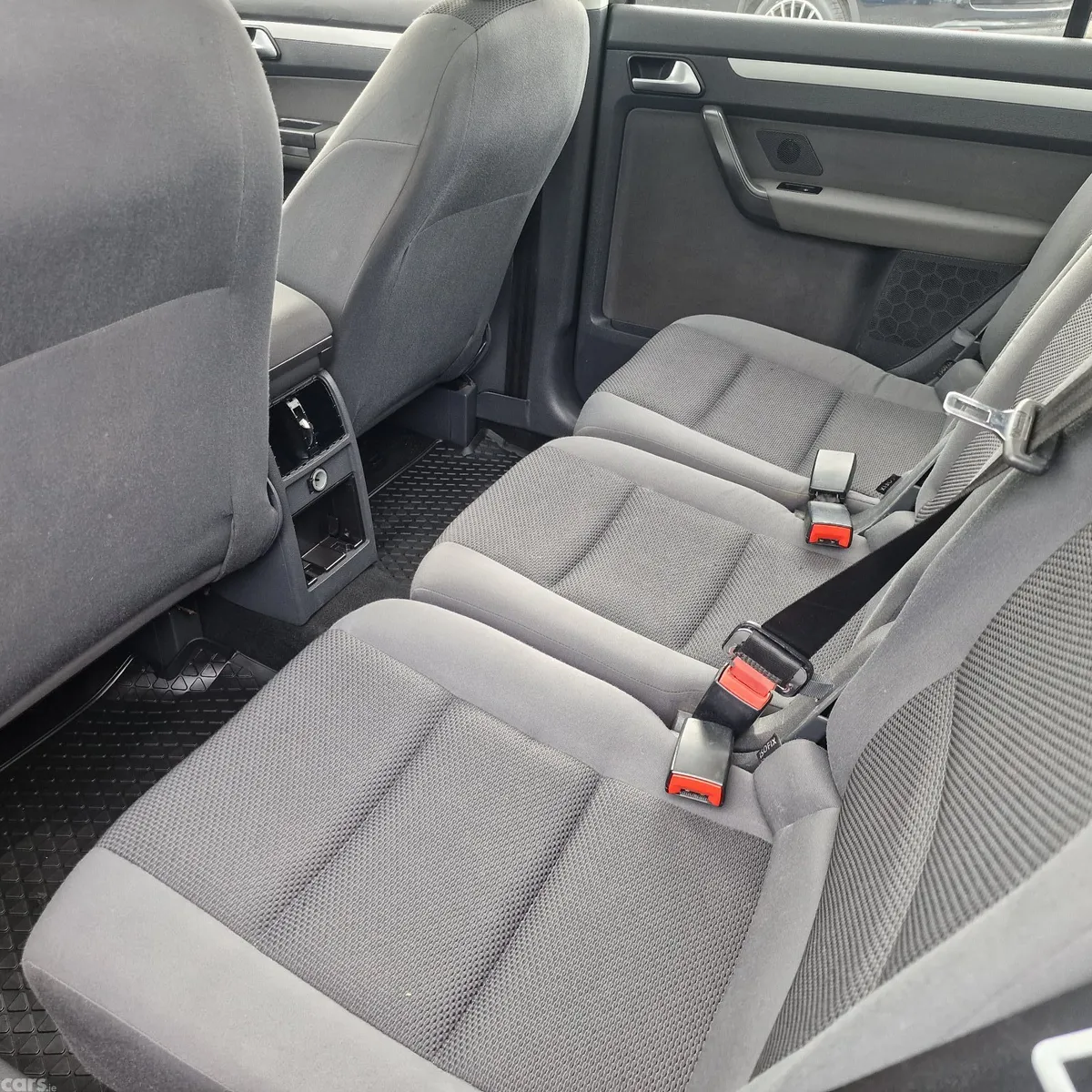 Volkswagen Touran MPV, Diesel, 2015, Black