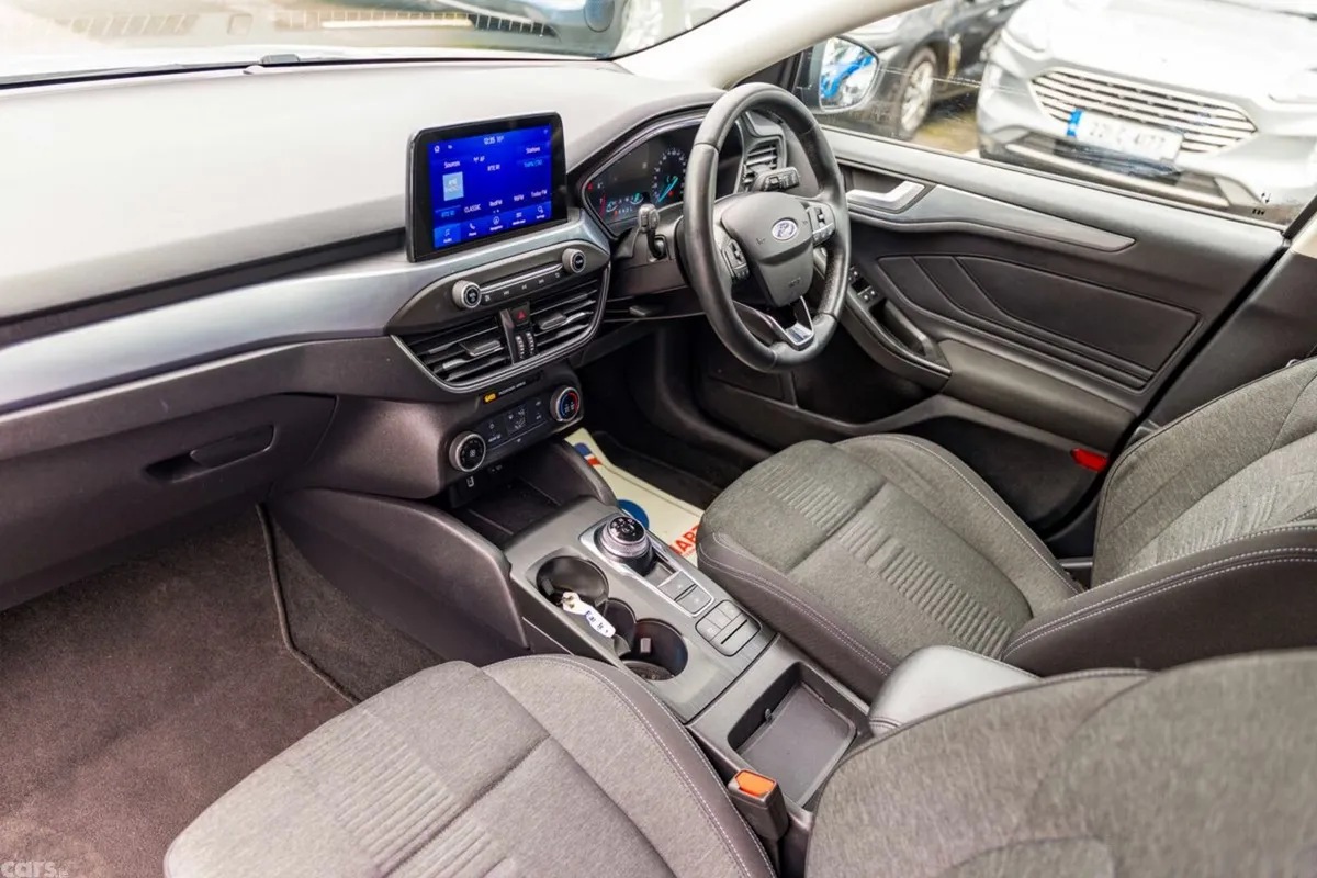 Ford Focus Hatchback, Petrol, 2020, Grey