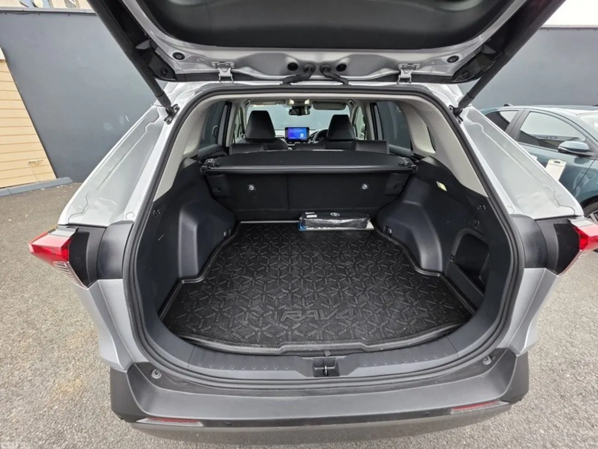 Toyota RAV4 SUV, Petrol Hybrid, 2024, Silver