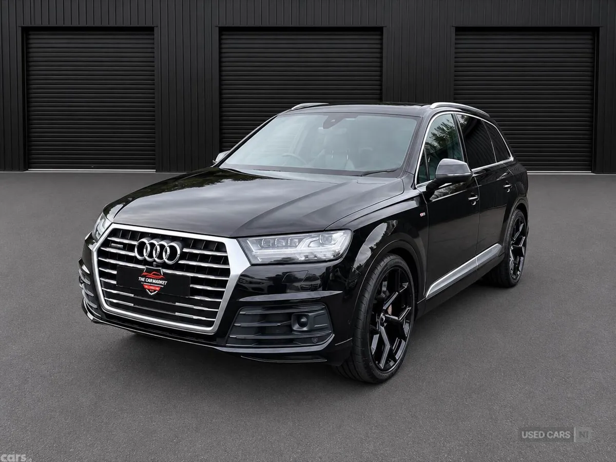 Audi Q7 , Petrol, 2016, Black