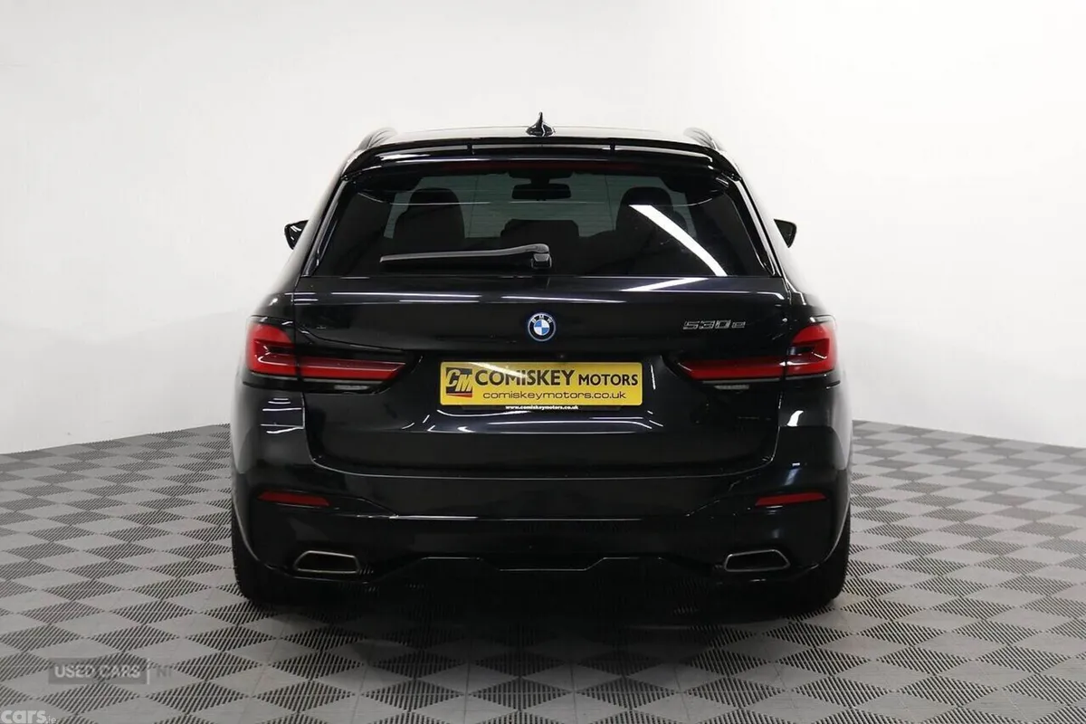 BMW 5-Series Estate, Petrol Hybrid, 2023, Black