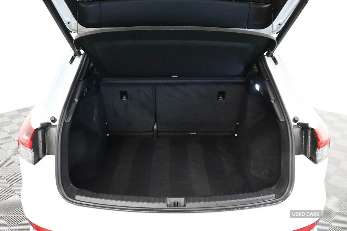 Audi Q4 SUV, Electric, 2023, White