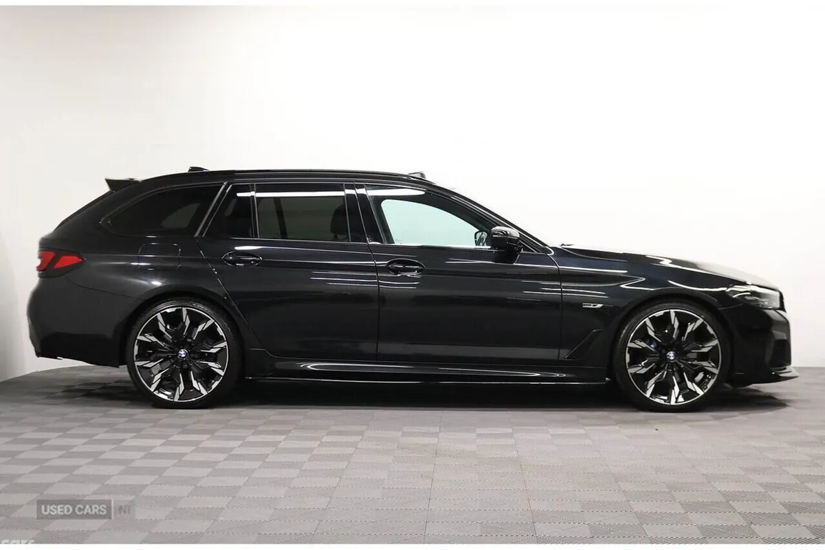 BMW 5-Series Estate, Petrol Hybrid, 2023, Black