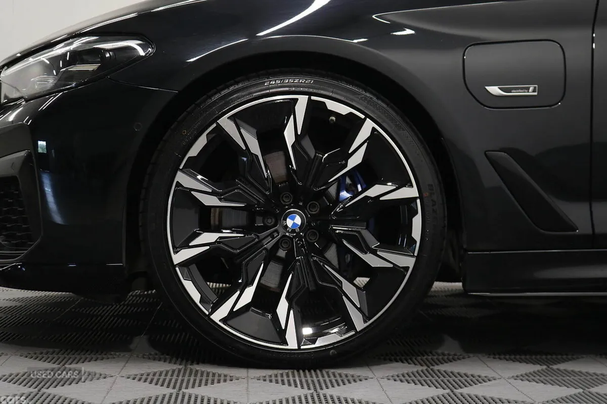 BMW 5-Series Estate, Petrol Hybrid, 2023, Black