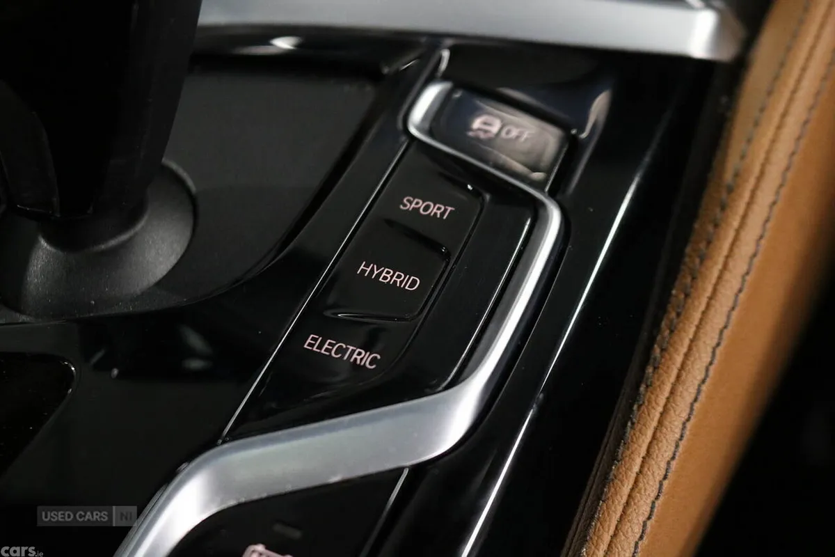 BMW 5-Series Estate, Petrol Hybrid, 2023, Black