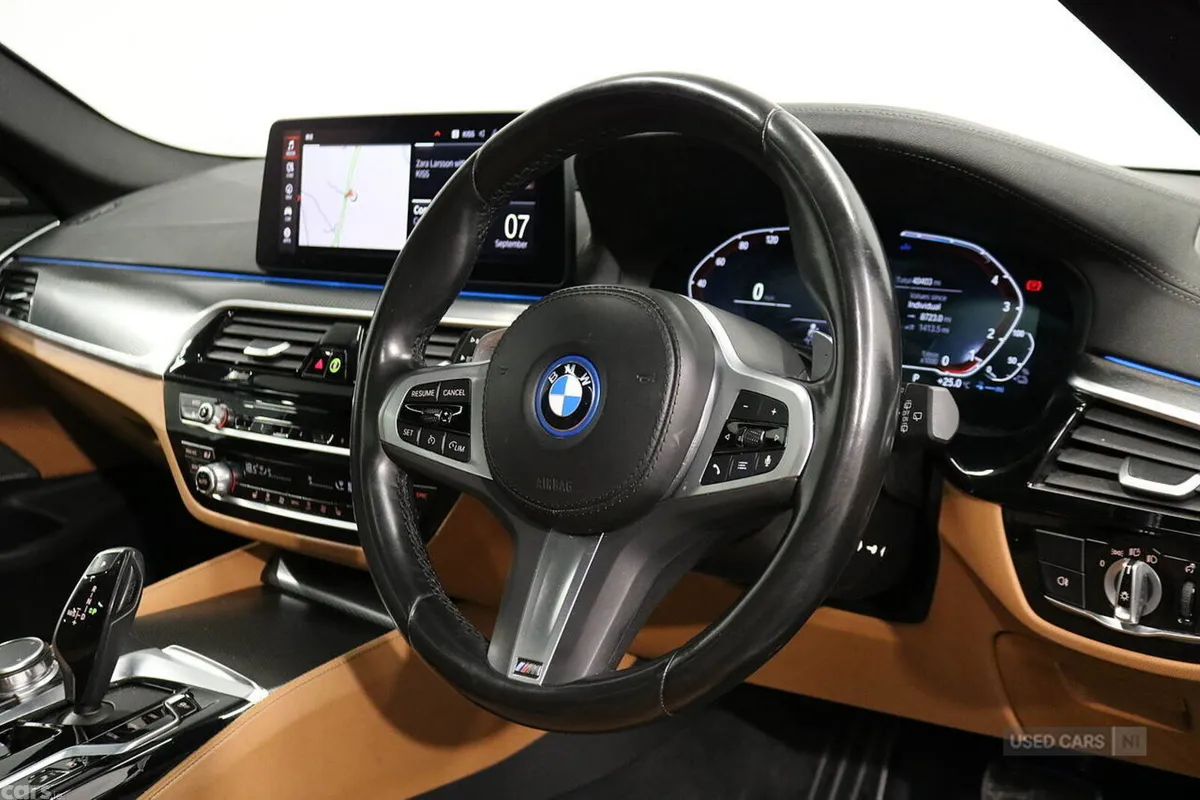 BMW 5-Series Estate, Petrol Hybrid, 2023, Black