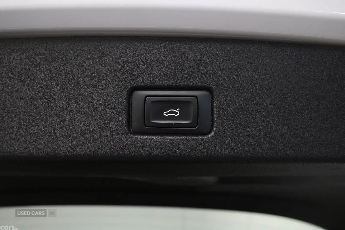 Audi Q4 SUV, Electric, 2023, White