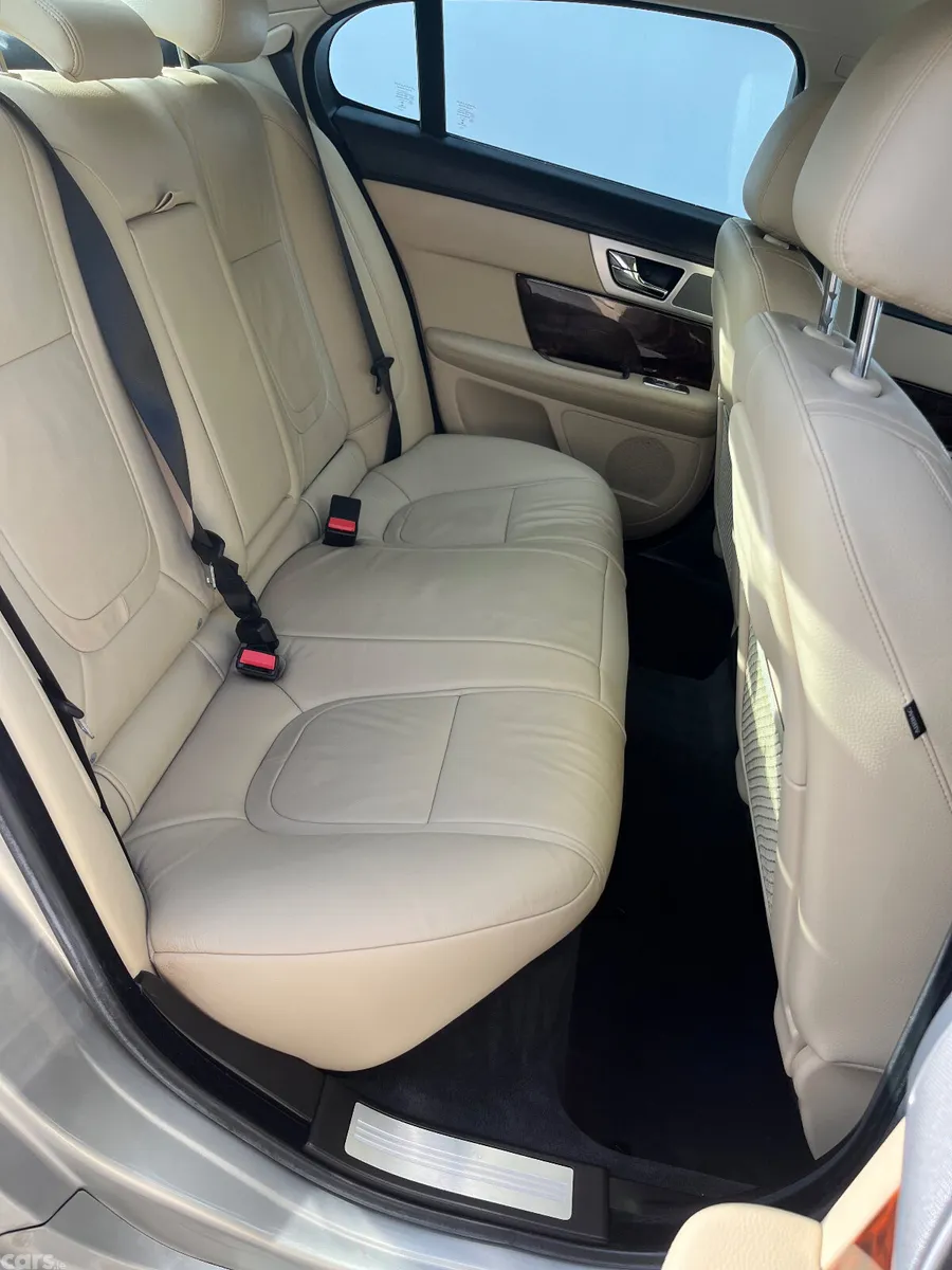 Jaguar XF Saloon, Diesel, 2014, Gold