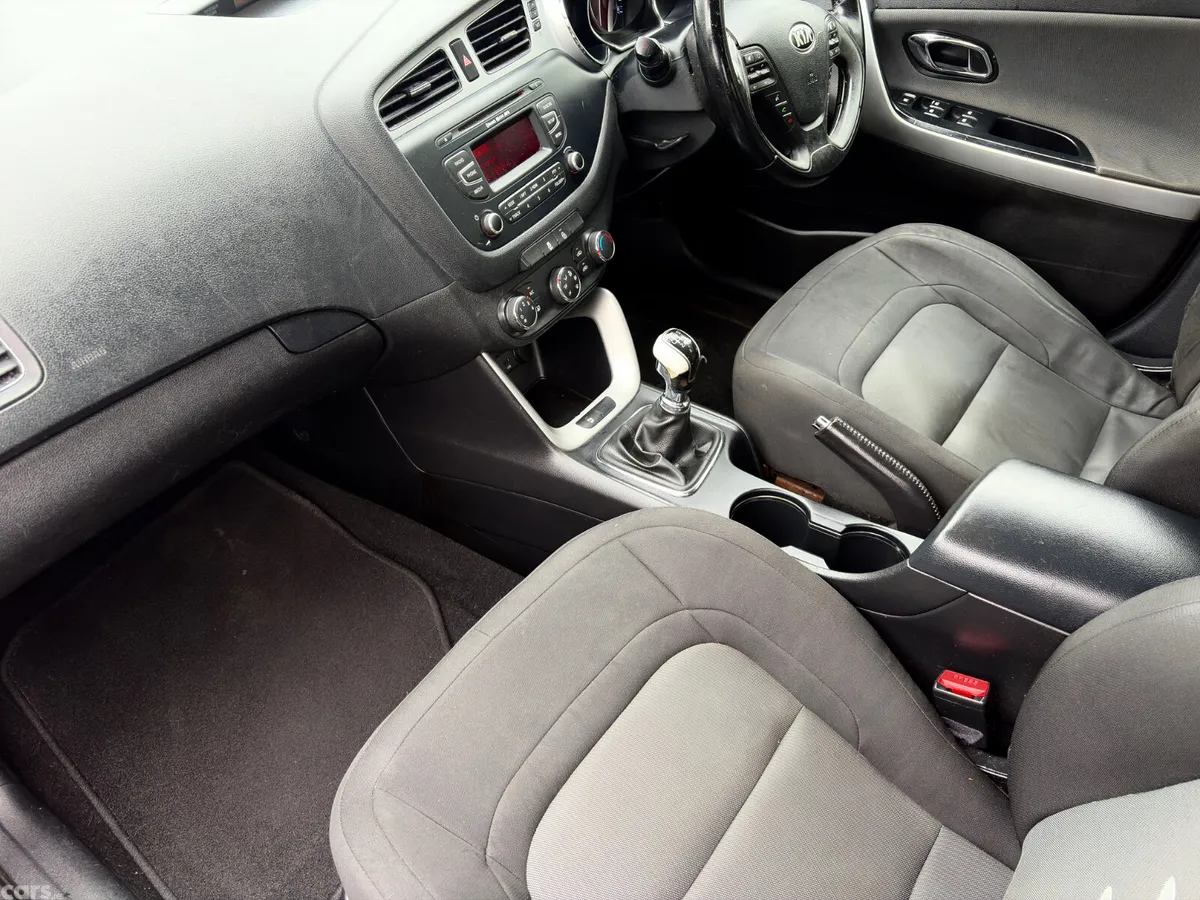 Kia Ceed Hatchback, Diesel, 2012, Red