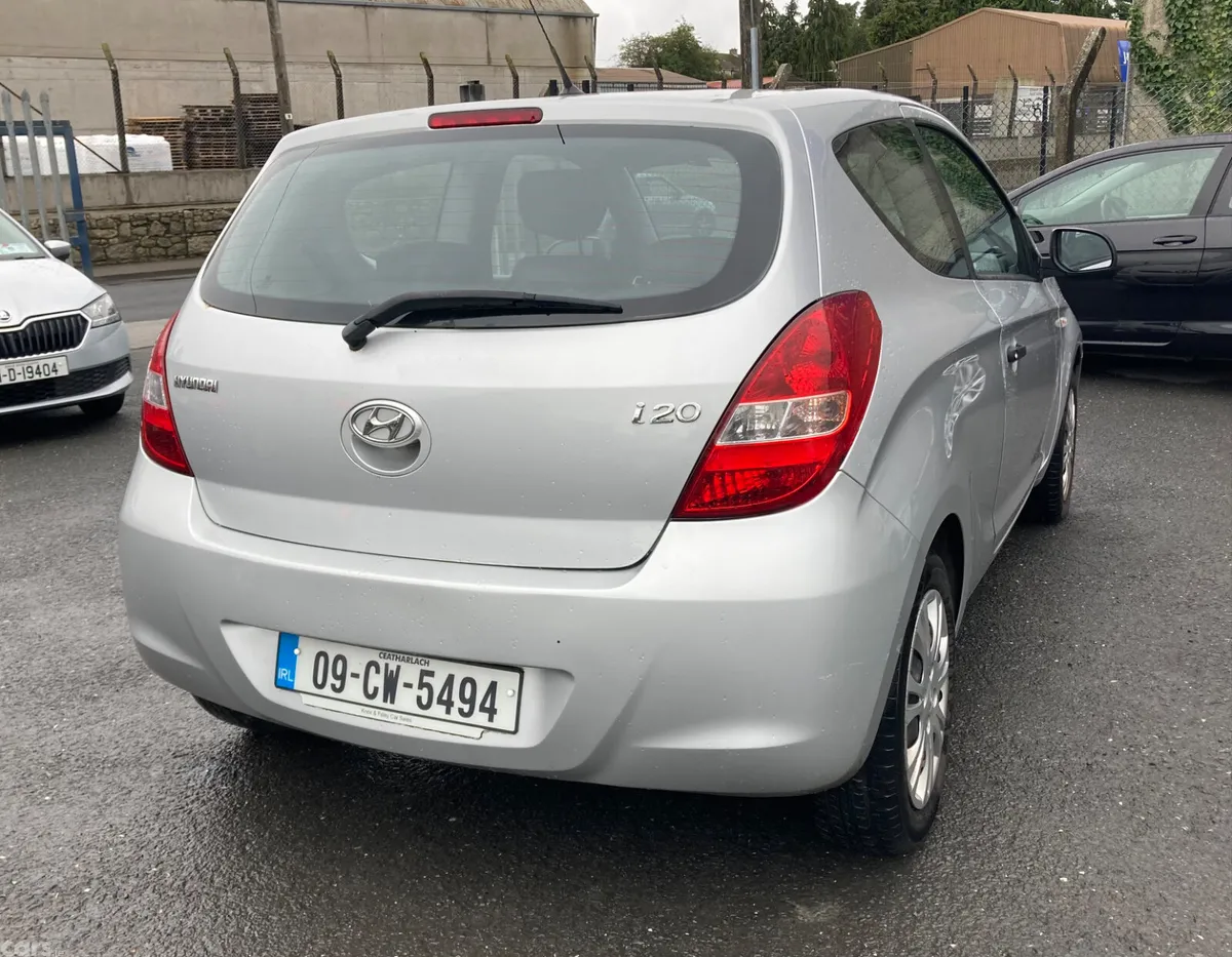 Hyundai i20 Hatchback, Petrol, 2009, Silver