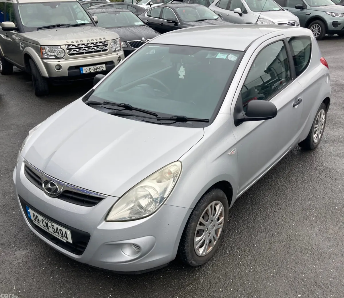 Hyundai i20 Hatchback, Petrol, 2009, Silver