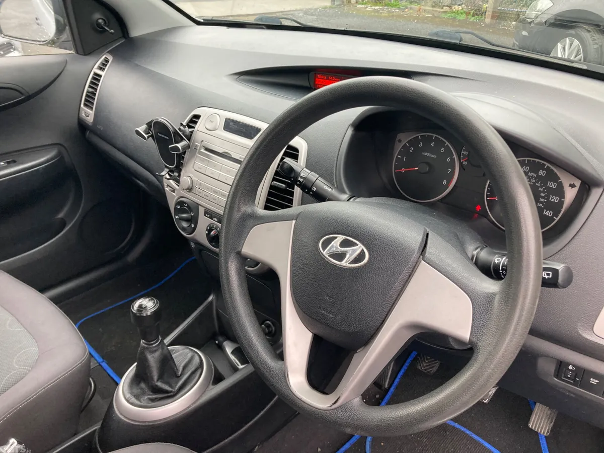 Hyundai i20 Hatchback, Petrol, 2009, Silver
