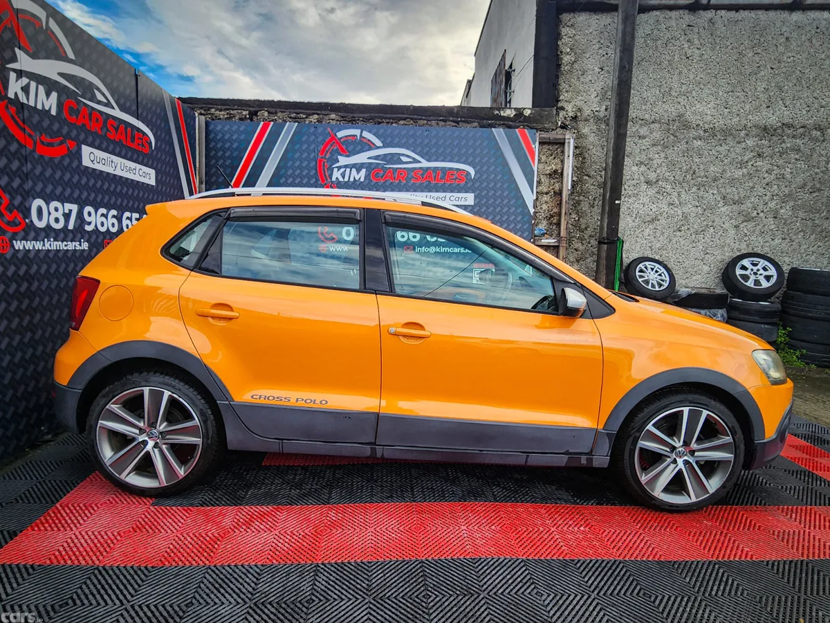 Volkswagen Polo Hatchback, Petrol, 2011, Orange