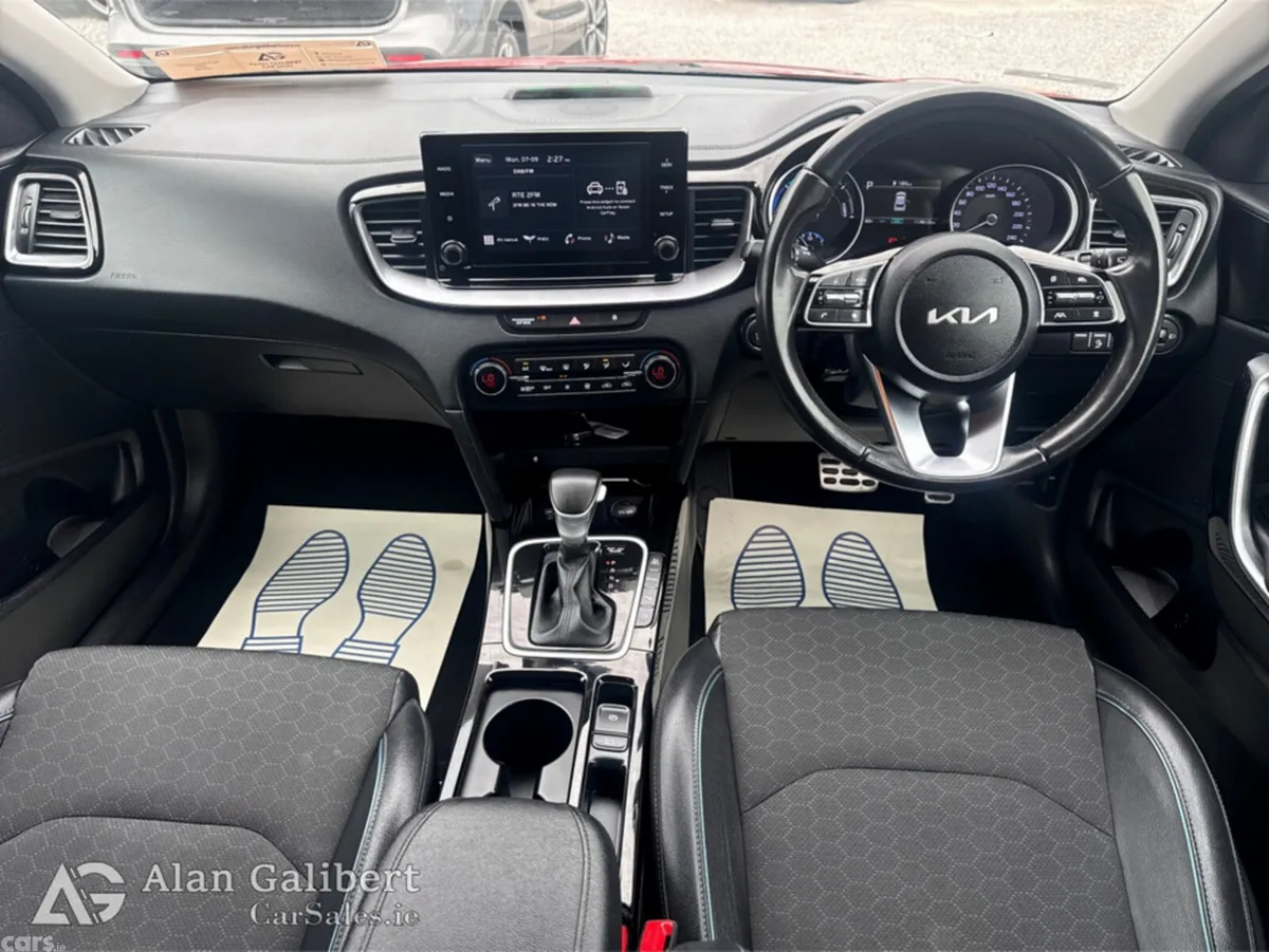 Kia XCeed Hatchback, Petrol Plug-in Hybrid, 2023, Red