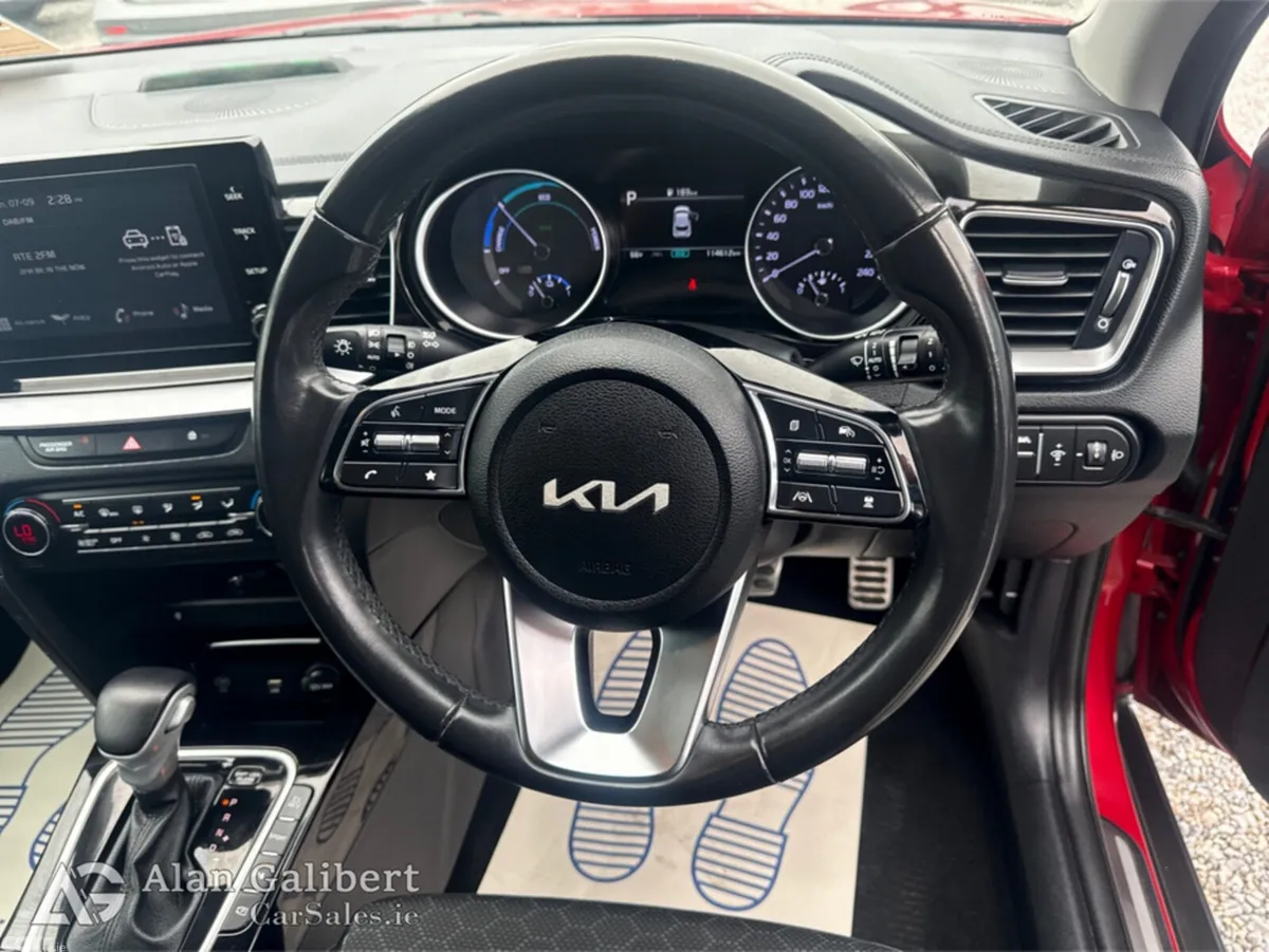 Kia XCeed Hatchback, Petrol Plug-in Hybrid, 2023, Red