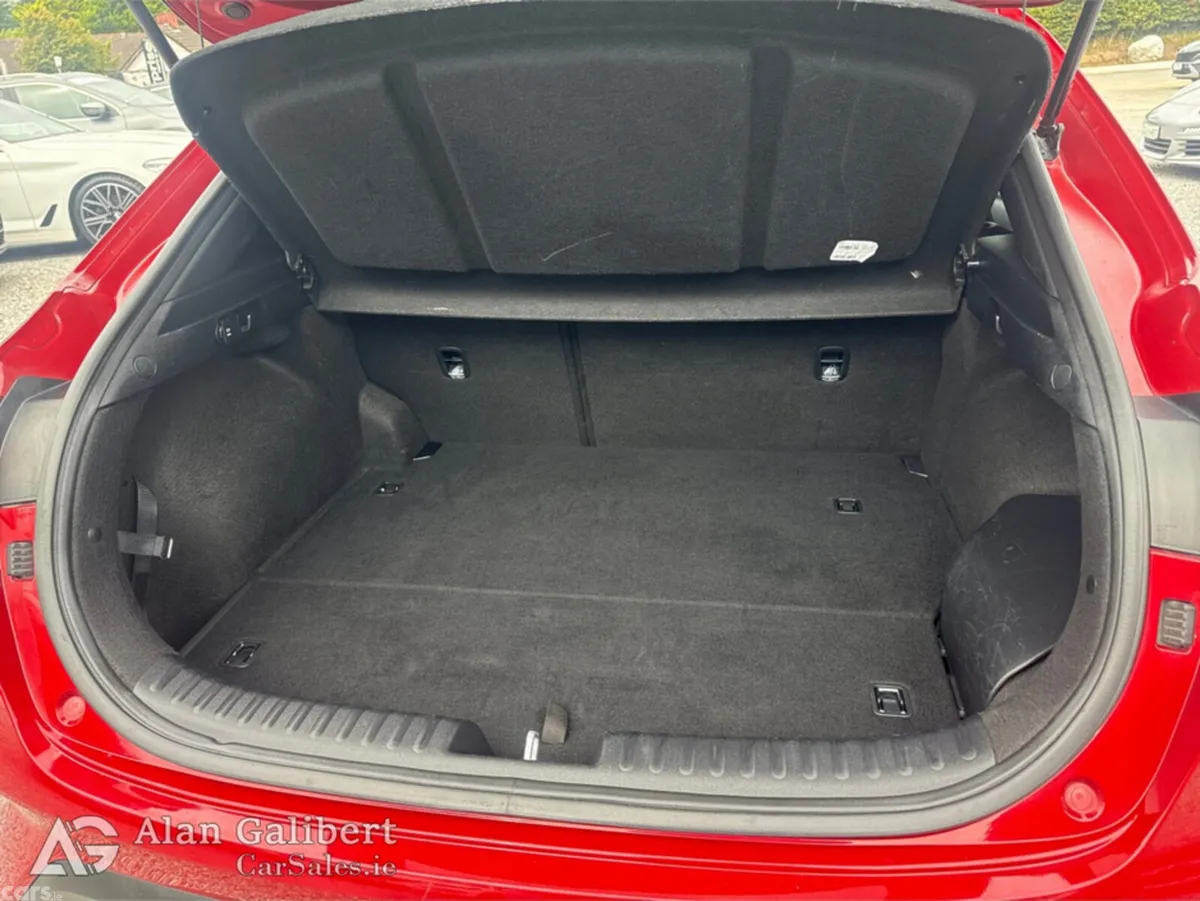 Kia XCeed Hatchback, Petrol Plug-in Hybrid, 2023, Red