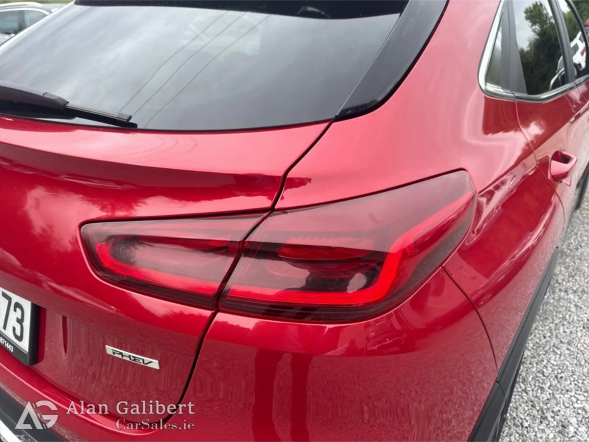 Kia XCeed Hatchback, Petrol Plug-in Hybrid, 2023, Red