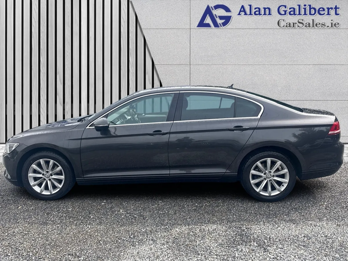 Volkswagen Passat Saloon, Diesel, 2019, Grey