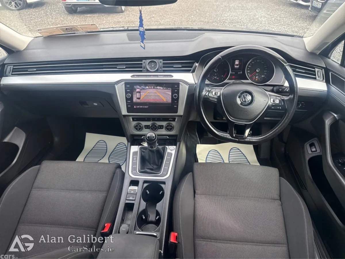 Volkswagen Passat Saloon, Diesel, 2019, Grey