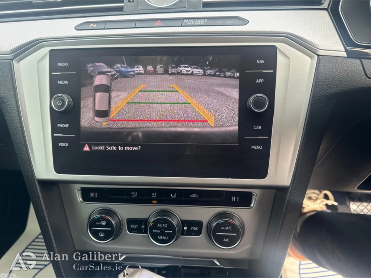 Volkswagen Passat Saloon, Diesel, 2019, Grey