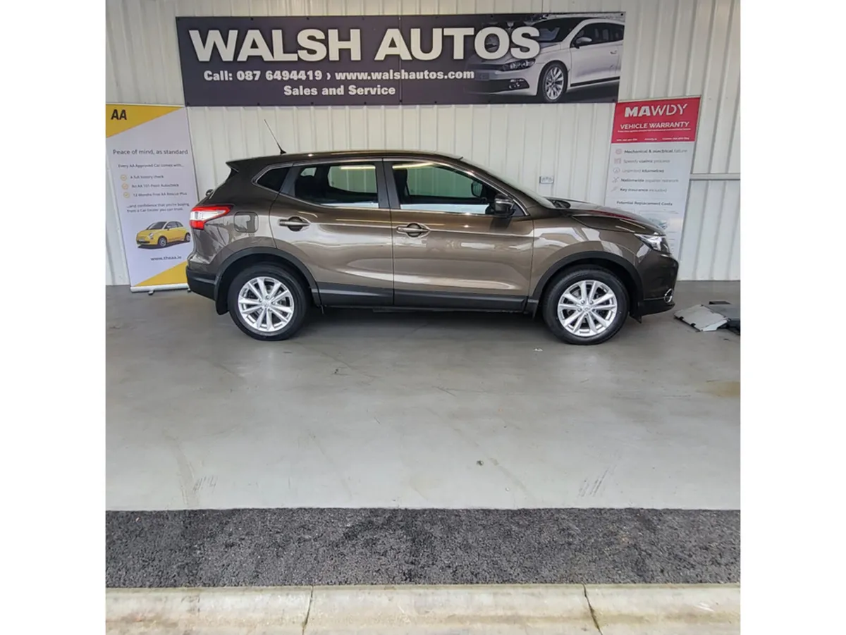 Nissan Qashqai MPV, Diesel, 2014, Brown