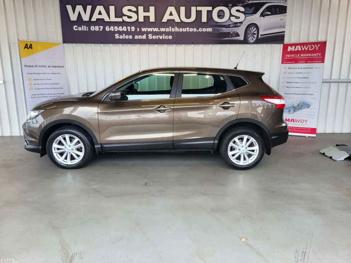 Nissan Qashqai MPV, Diesel, 2014, Brown