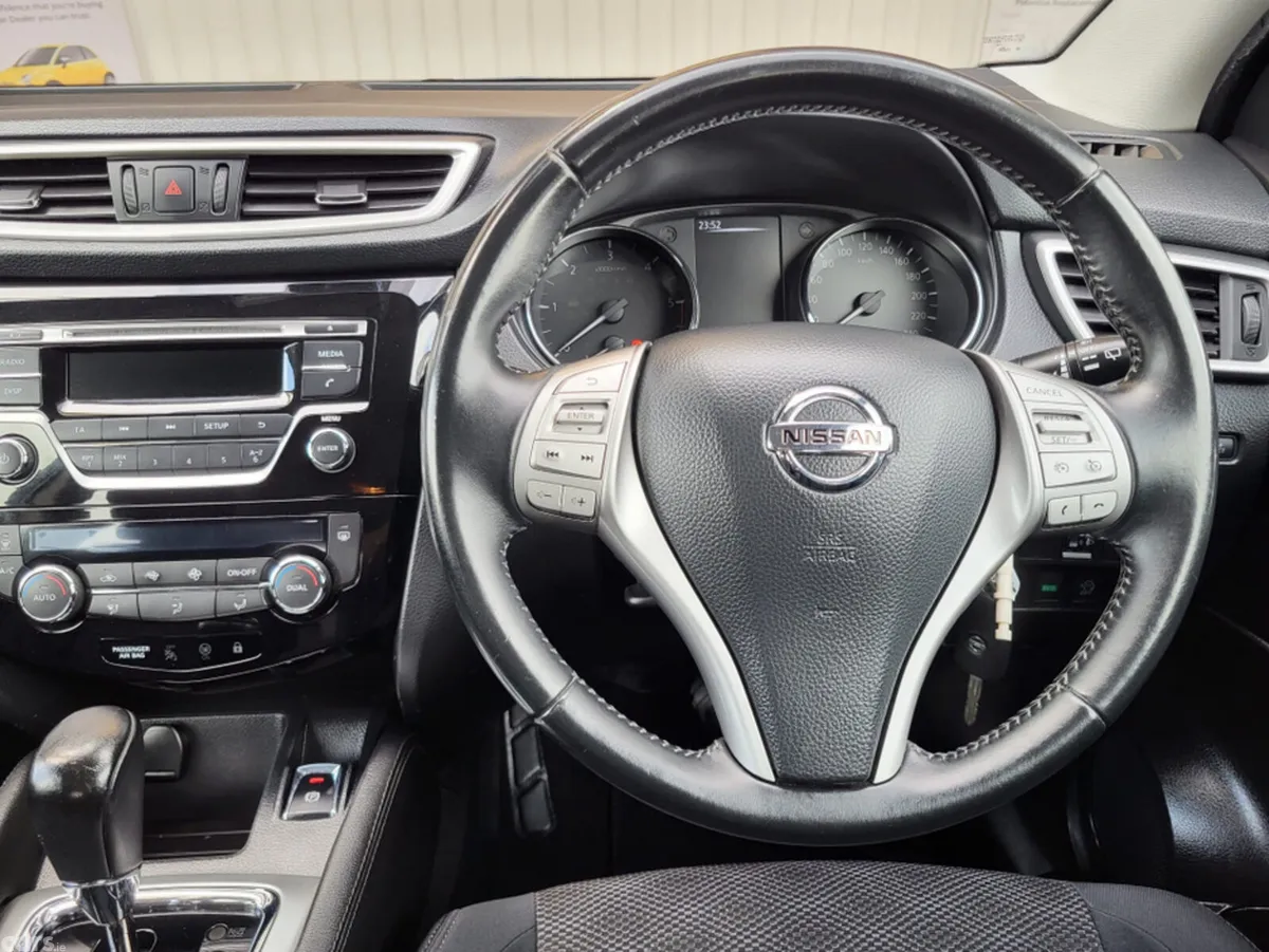 Nissan Qashqai MPV, Diesel, 2014, Brown