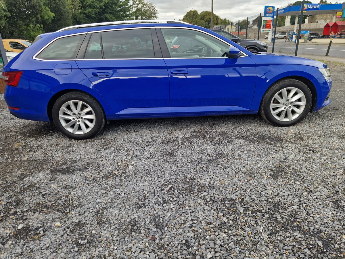 Skoda Superb Estate, Petrol Hybrid, 2023, Blue