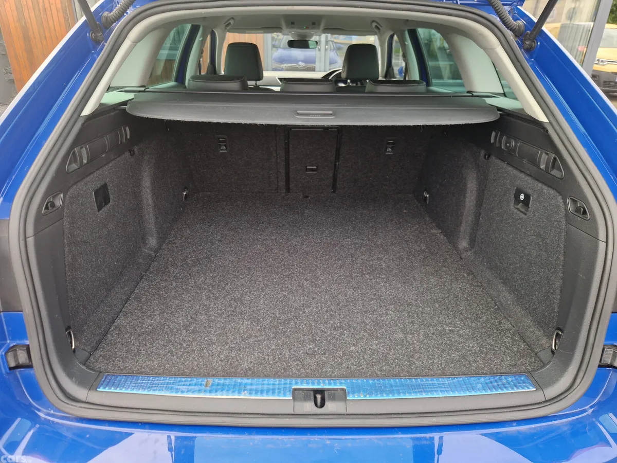Skoda Superb Estate, Petrol Hybrid, 2023, Blue